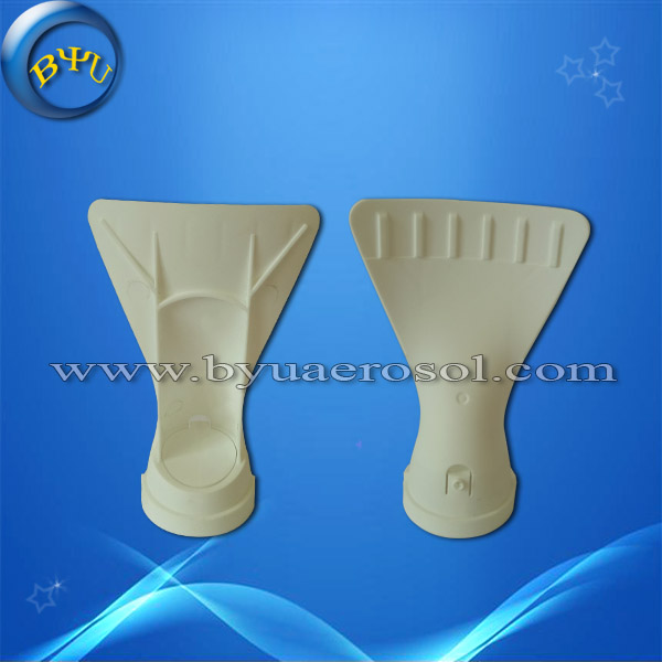 Scraper Integrated Defrost Nozzle, Plastic Accessory for Vehicle Anti-Freeze De-Ice Cans